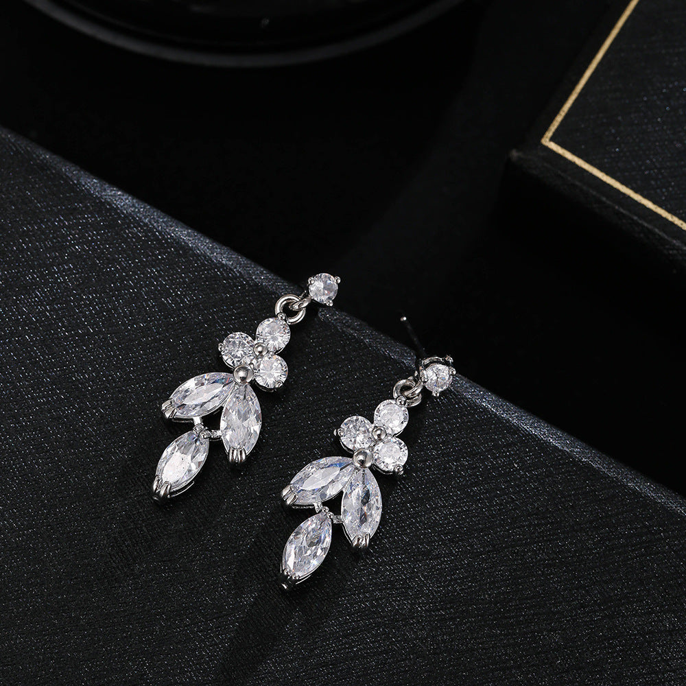Exclusive Set of Earring, Bracelet and Necklace Set in Silver