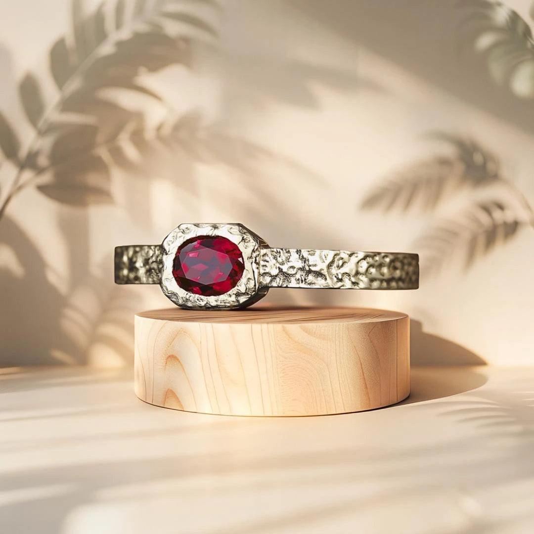 Red Soul Women's Ring in Gold-Plated Silver With Red Gemstone