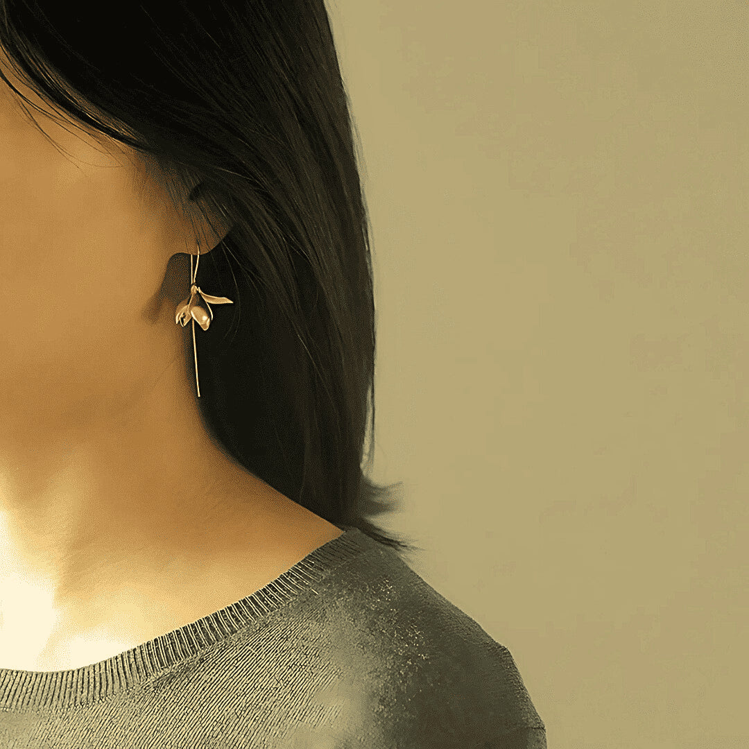 Petals Gold Earring